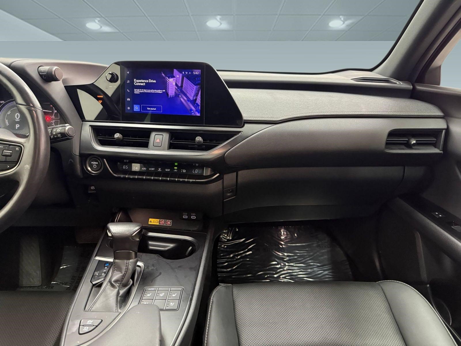 Used 2024 Lexus UX 250h F Sport FWD image 31