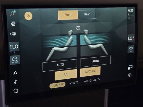 New 2025 Land Rover Range Rover SE image 30