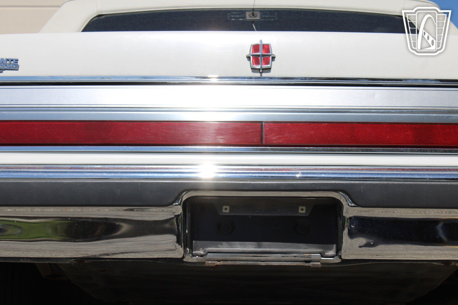 Used 1988 Lincoln Town Car Signature RWD image 27