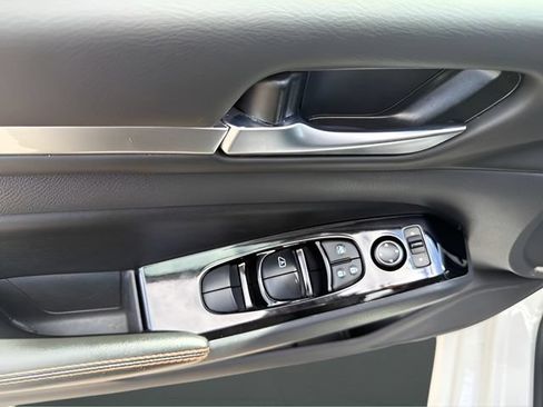 Certified 2025 Nissan Altima 2.5 SR FWD image 12