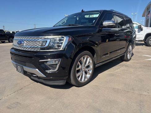 Used 2019 Ford Expedition Platinum image 2