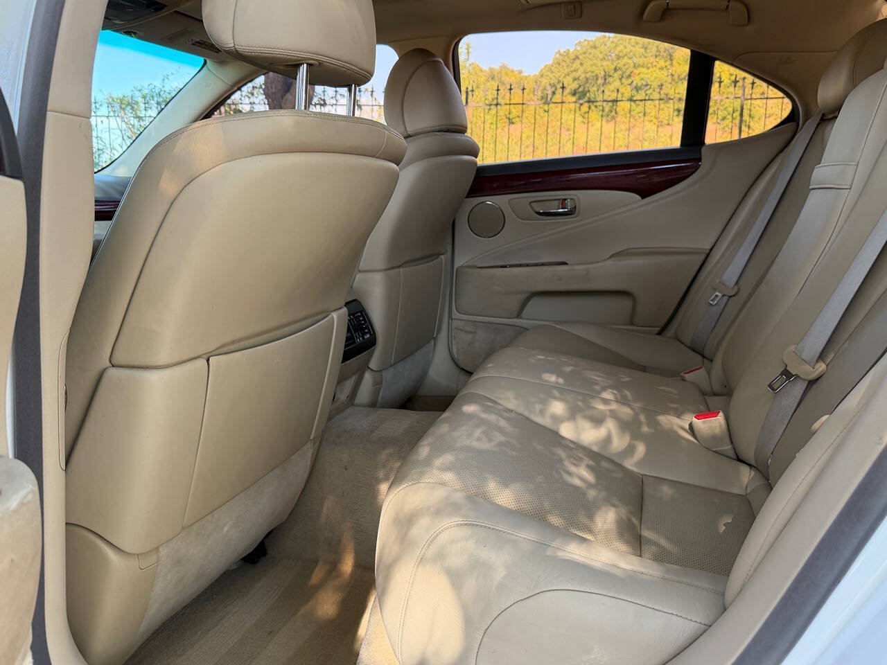 Used 2009 Lexus LS 460 w/ Comfort Pkg RWD image 16