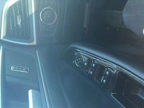 Used 2020 Ford Edge SEL FWD image 18