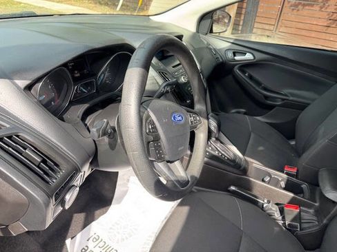 Used 2017 Ford Focus SE FWD image 33