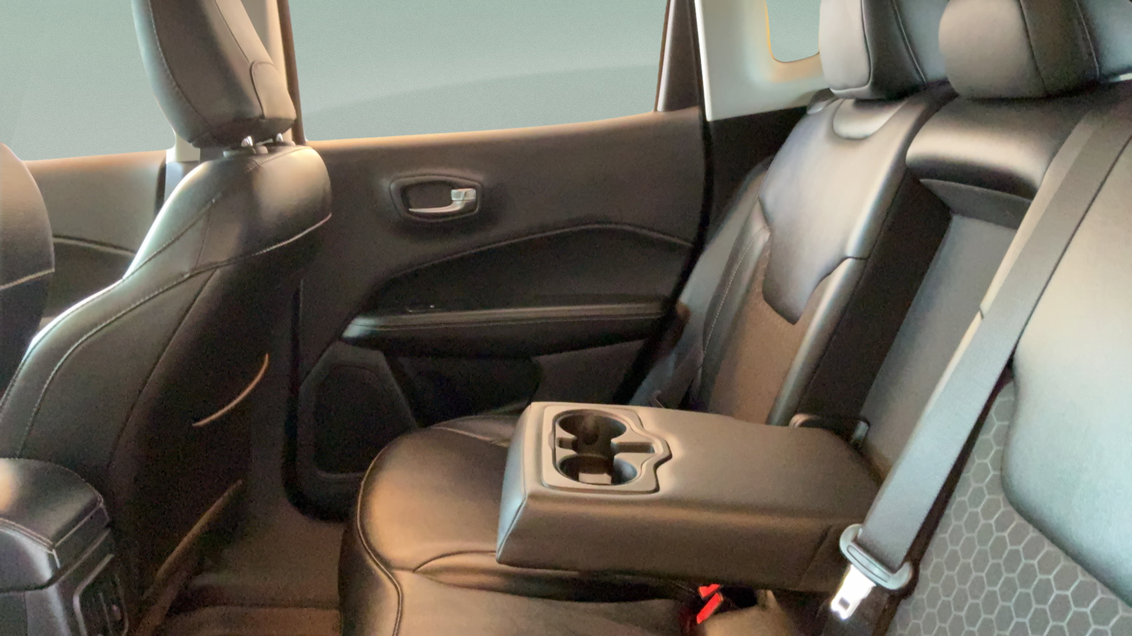 Used 2019 Jeep Compass Latitude w/ Popular Equipment Group AWD/4WD image 27