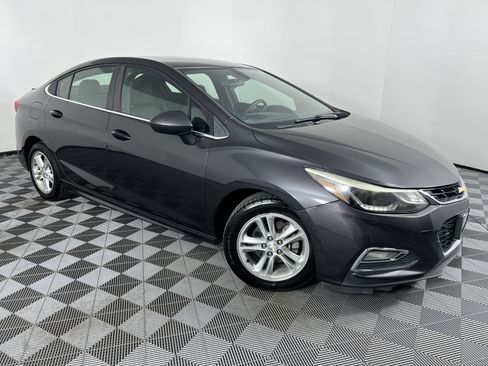 Used 2016 Chevrolet Cruze LT w/ Sun And Sound Package FWD image 2