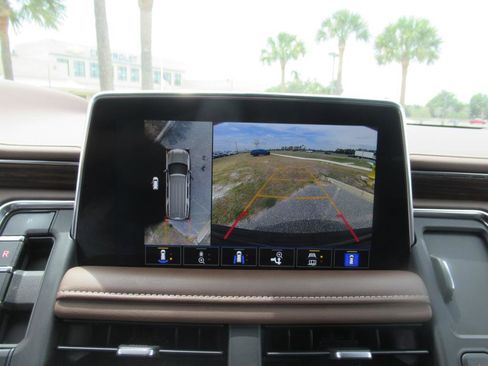 Used 2022 Chevrolet Suburban High Country image 22