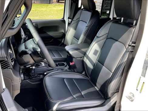 Used 2025 Jeep Gladiator Sport AWD/4WD image 26