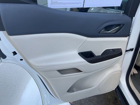 Used 2023 GMC Acadia Denali image 10