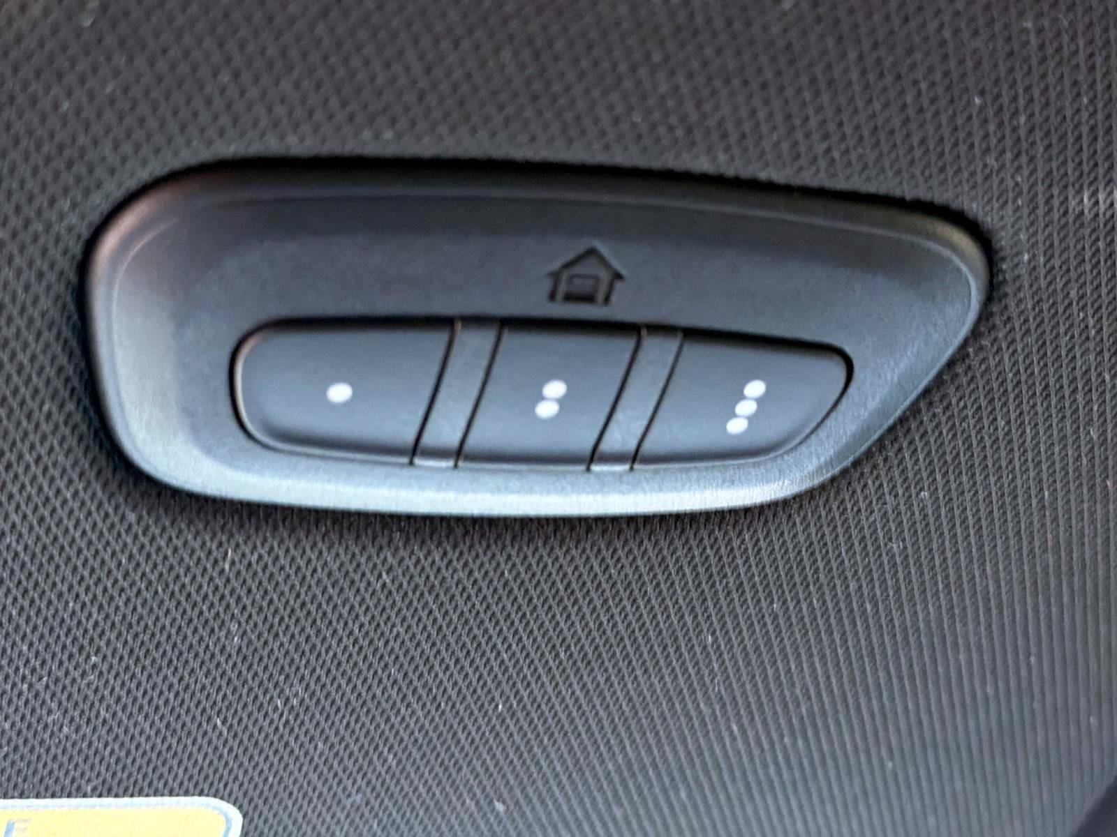 Used 2025 Jeep Wagoneer 4WD image 21