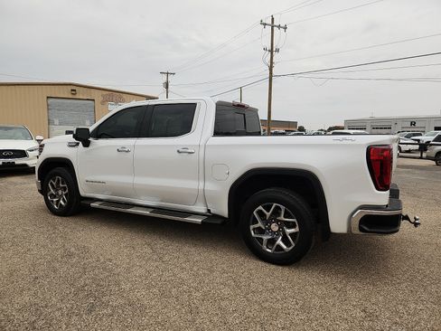 Used 2024 GMC Sierra 1500 SLT AWD/4WD image 4