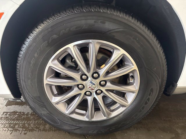 Used 2023 Buick Enclave Essence FWD image 7