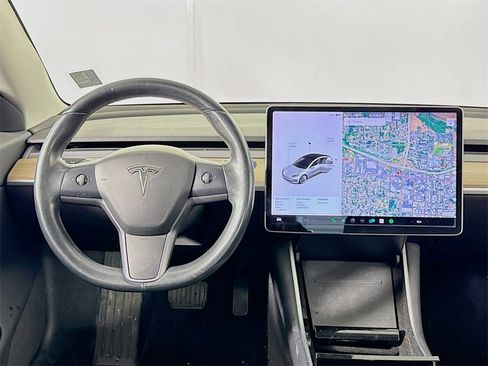 Used 2018 Tesla Model 3 Long Range image 34