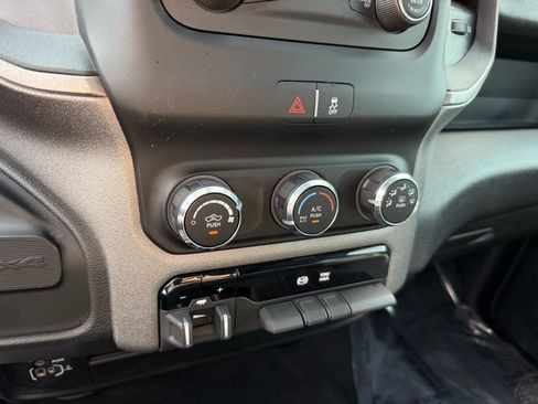 Used 2024 RAM 2500 Tradesman w/ Chrome Appearance Group image 25