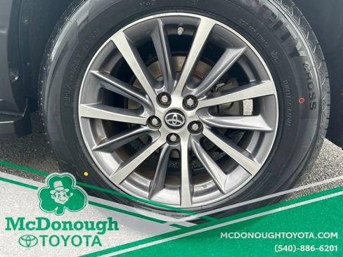 Used 2019 Toyota Highlander XLE FWD image 26