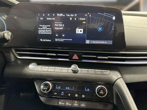 Certified 2024 Hyundai Elantra SEL FWD image 18