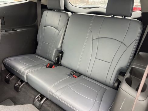 Used 2018 Buick Enclave Premium w/ Experience Buick Package image 24