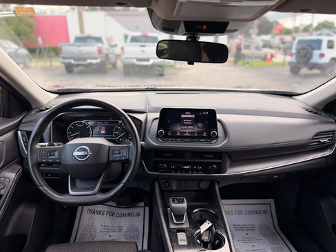 Used 2025 Nissan Rogue SV AWD/4WD image 18