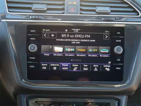 Certified 2024 Volkswagen Tiguan SE R-Line image 28