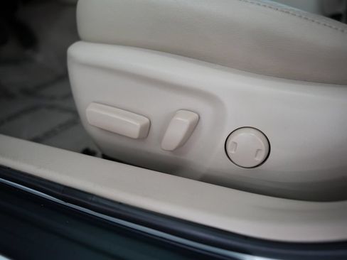 Used 2012 Toyota Camry XLE w/ Leather Pkg FWD image 48