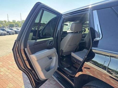Used 2022 Chevrolet Tahoe LT w/ Luxury Package RWD image 27