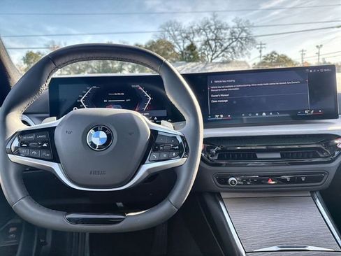 Used 2025 BMW 330i Sedan image 11