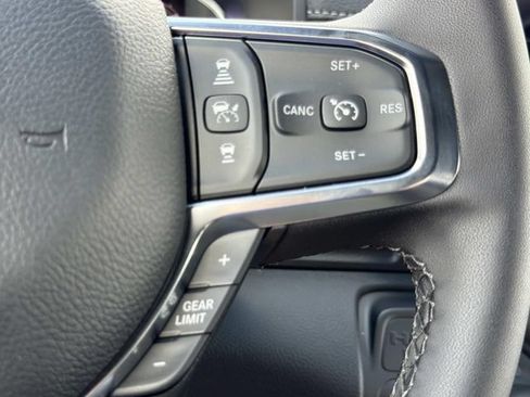 New 2026 RAM 2500 Laramie AWD/4WD image 33