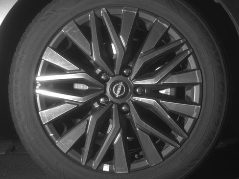 Used 2025 Nissan Altima 2.5 SV image 13