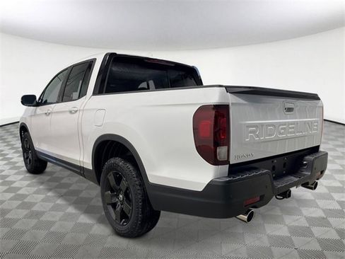 New 2026 Honda Ridgeline Black Edition image 3