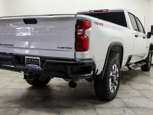 Used 2024 Chevrolet Silverado 2500 Custom w/ Custom Value Package AWD/4WD image 12