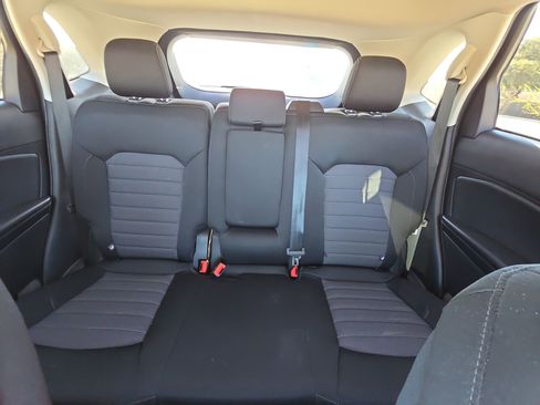 Certified 2022 Ford Edge SE image 18