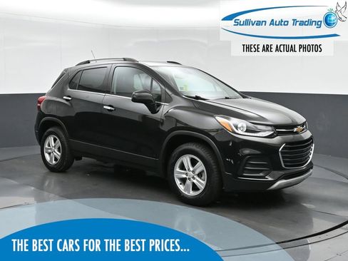Used 2020 Chevrolet Trax LT w/ LT Convenience Package image 1