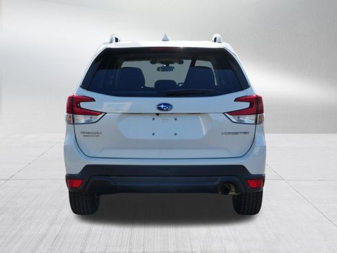 Used 2019 Subaru Forester Premium AWD/4WD image 6