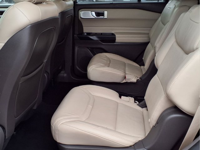 Certified 2020 Ford Explorer Platinum w/ Premium Technology Package AWD/4WD image 10