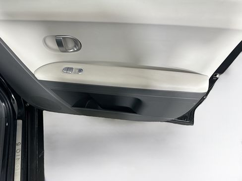 Used 2024 Hyundai Ioniq 5 SEL RWD image 31