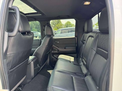 Used 2022 Nissan Frontier PRO-4X w/ Pro-4X Premium Package AWD/4WD image 14