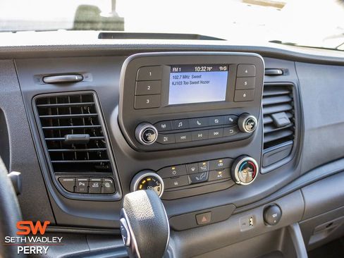 New 2025 Ford Transit 250 148 Medium Roof image 22