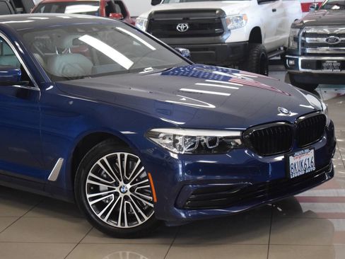 Used 2019 BMW 530i w/ Convenience Package image 3
