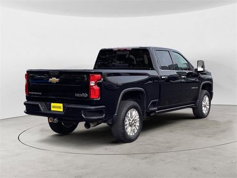 Used 2022 Chevrolet Silverado 2500 High Country w/ Z71 Off-Road Package image 5