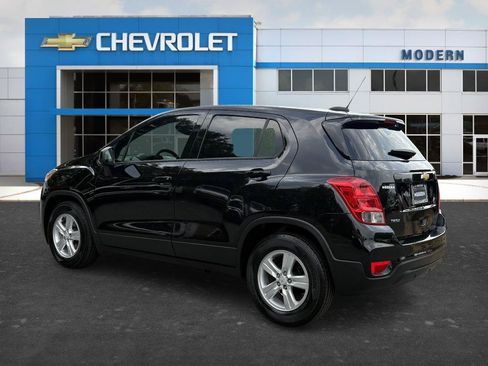 Used 2022 Chevrolet Trax LS w/ Tint and Cruise Package FWD image 3
