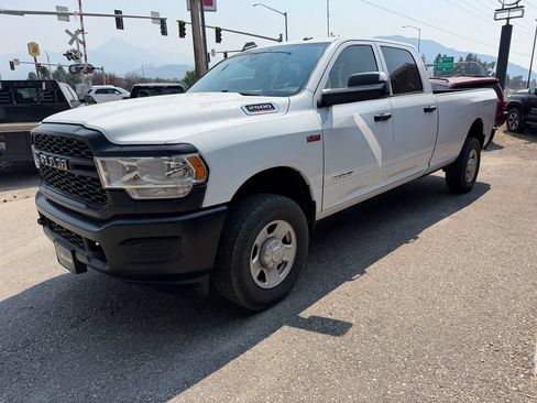 Used 2022 RAM 2500 Tradesman w/ Safety Group AWD/4WD image 5