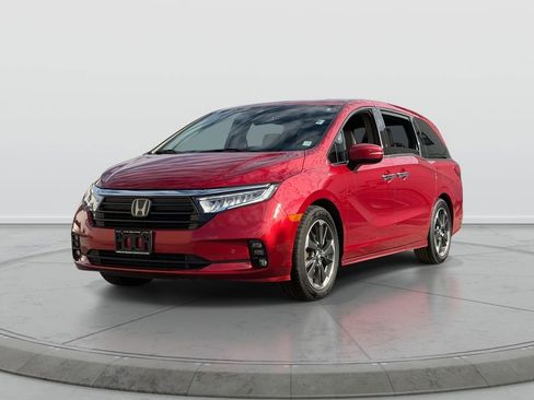 Used 2023 Honda Odyssey Elite image 3