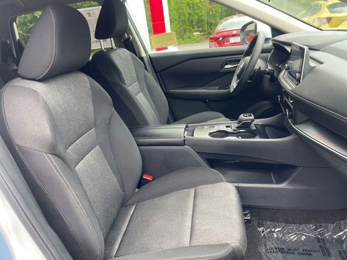Certified 2024 Nissan Rogue SV FWD image 24