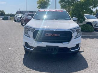 Used 2024 GMC Terrain SLE w/ Driver Convenience Package FWD video 2
