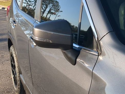 Used 2021 Subaru Forester Limited image 12