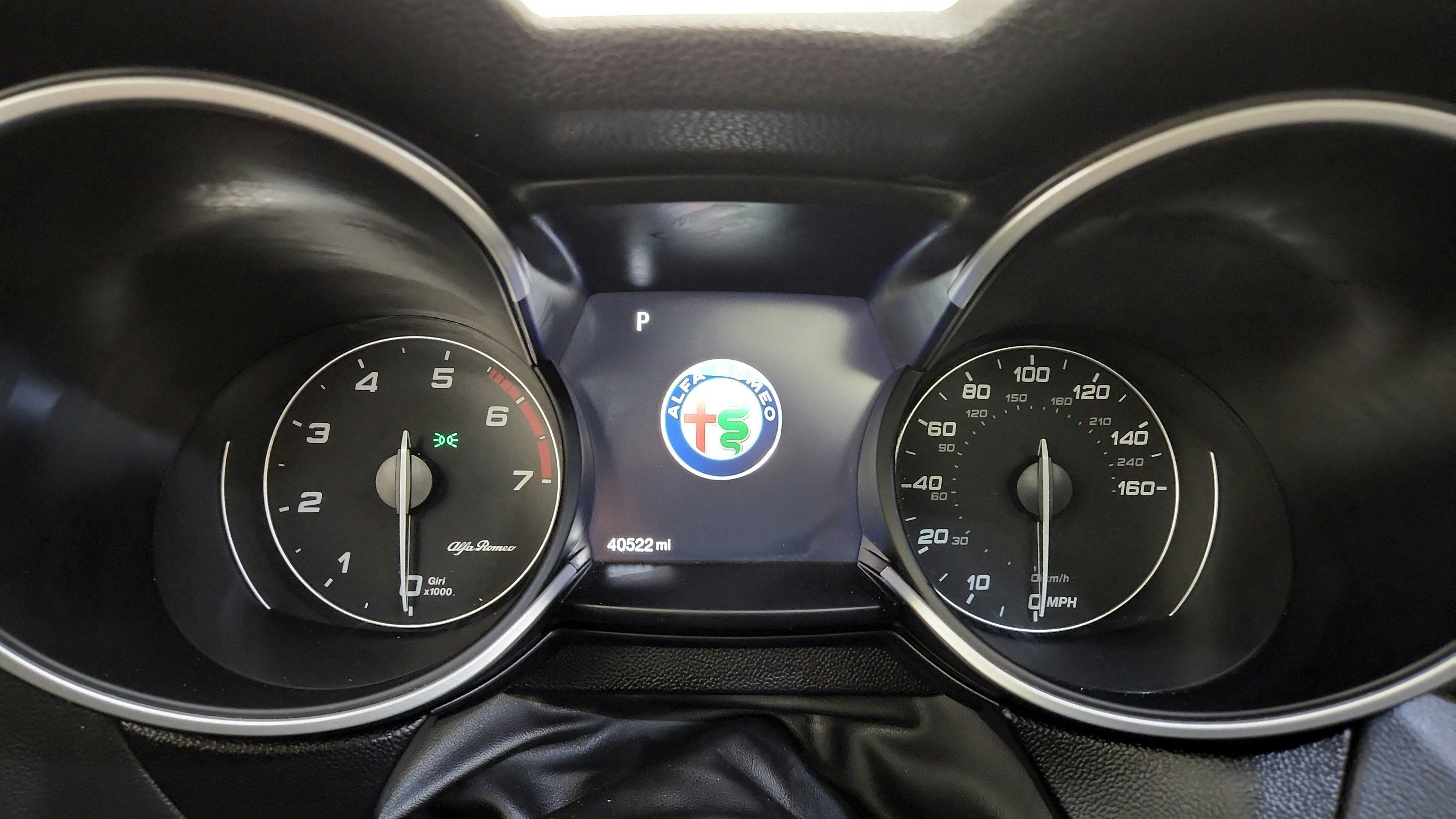 Used 2023 Alfa Romeo Stelvio Ti AWD/4WD image 17