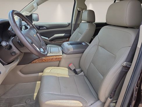 Used 2020 Chevrolet Suburban Premier AWD/4WD image 12