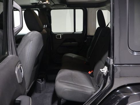 Used 2019 Jeep Wrangler Unlimited Sahara w/ Dual Top Group image 15