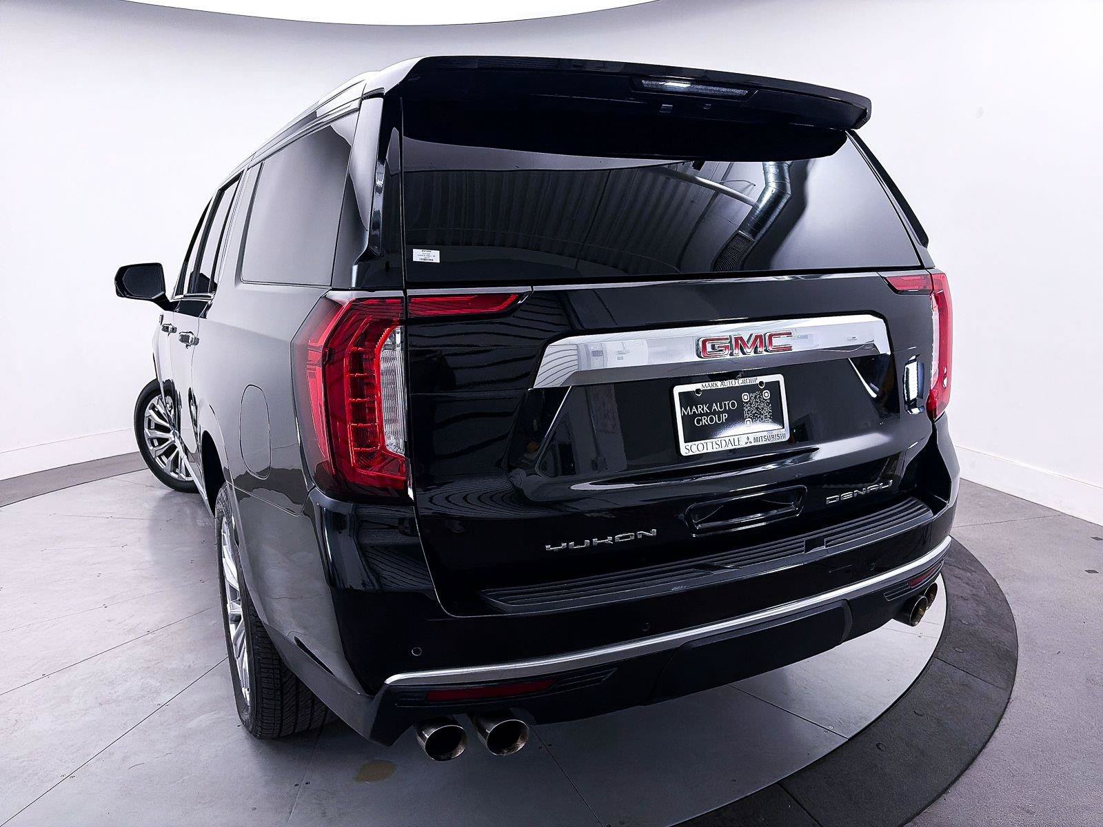 Used 2023 GMC Yukon XL Denali AWD/4WD image 11
