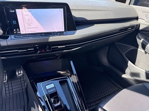 Used 2023 Volkswagen Golf R image 19